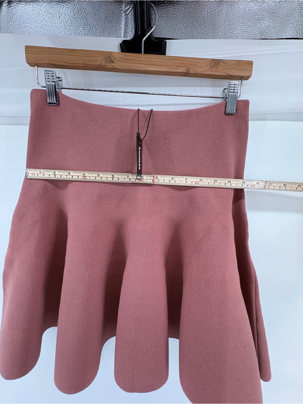 NWT Express Body Contour Sweater Knit Skater Skirt Dusty Rose XS Flare - Picture 3 of 5